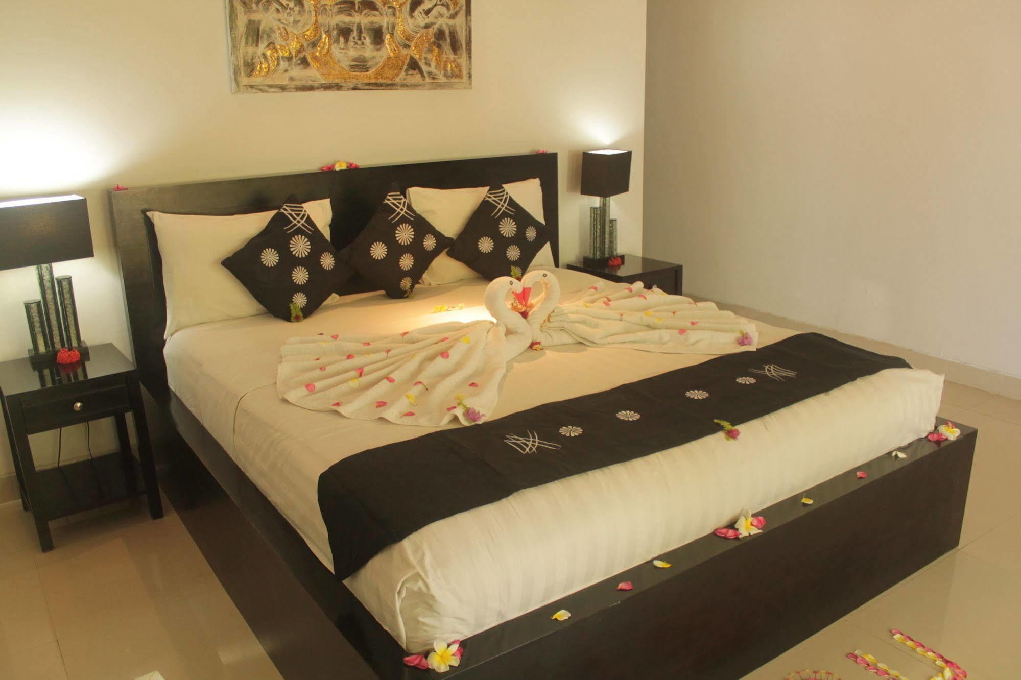 Kelapa Lovina Beach Villa Экстерьер фото