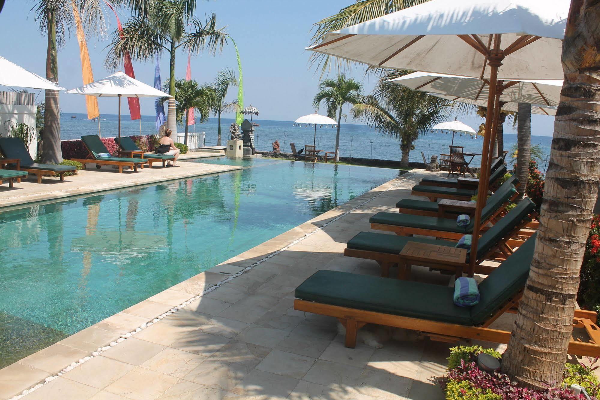 Kelapa Lovina Beach Villa Экстерьер фото